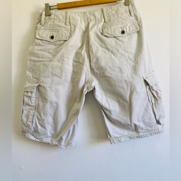 Levi’s Cargo Shorts bundle of Two Cream and gray Size 30 Street wear - Picture 7 of 8